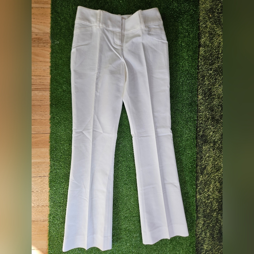 The Limited Chic White Bootcut Pants (0P)